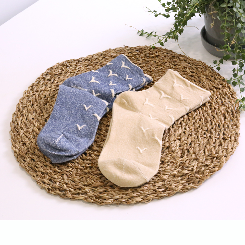 YINHWA 文青風跳色海鷗圖案提花無縫襪