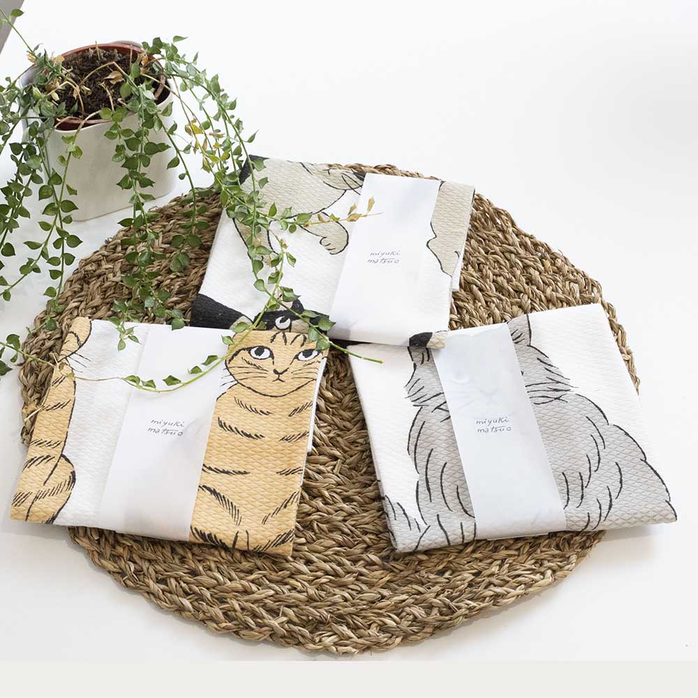 YINHWA  細緻貓貓圖案印花擦手巾