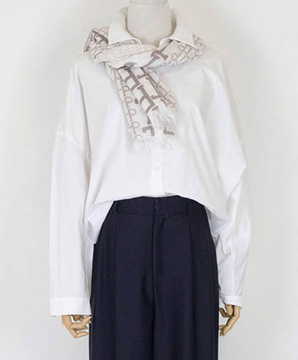 KARO  知性都會俐落感後抽皺襯衫