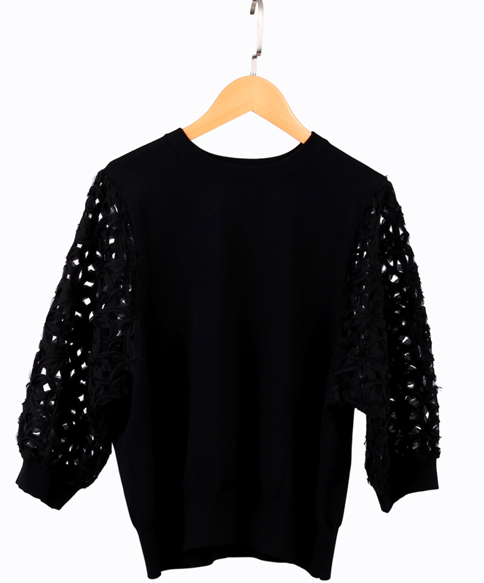 C`EST MOIJEU 簡約優雅蕾絲壓花針織拼接上衣