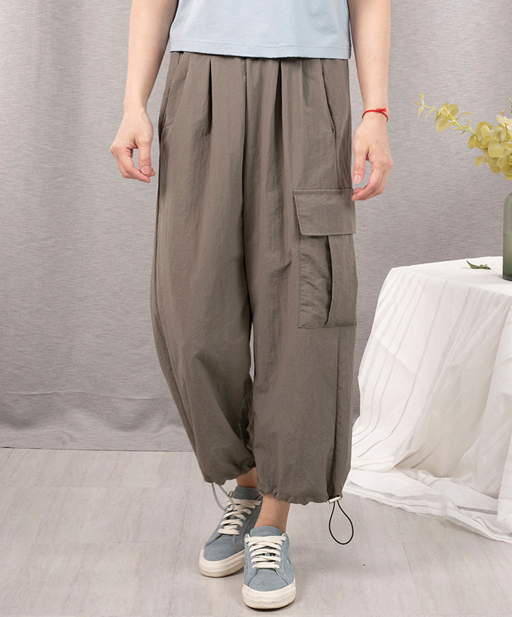 KARO  率性簡約單邊大口袋打摺休閒褲