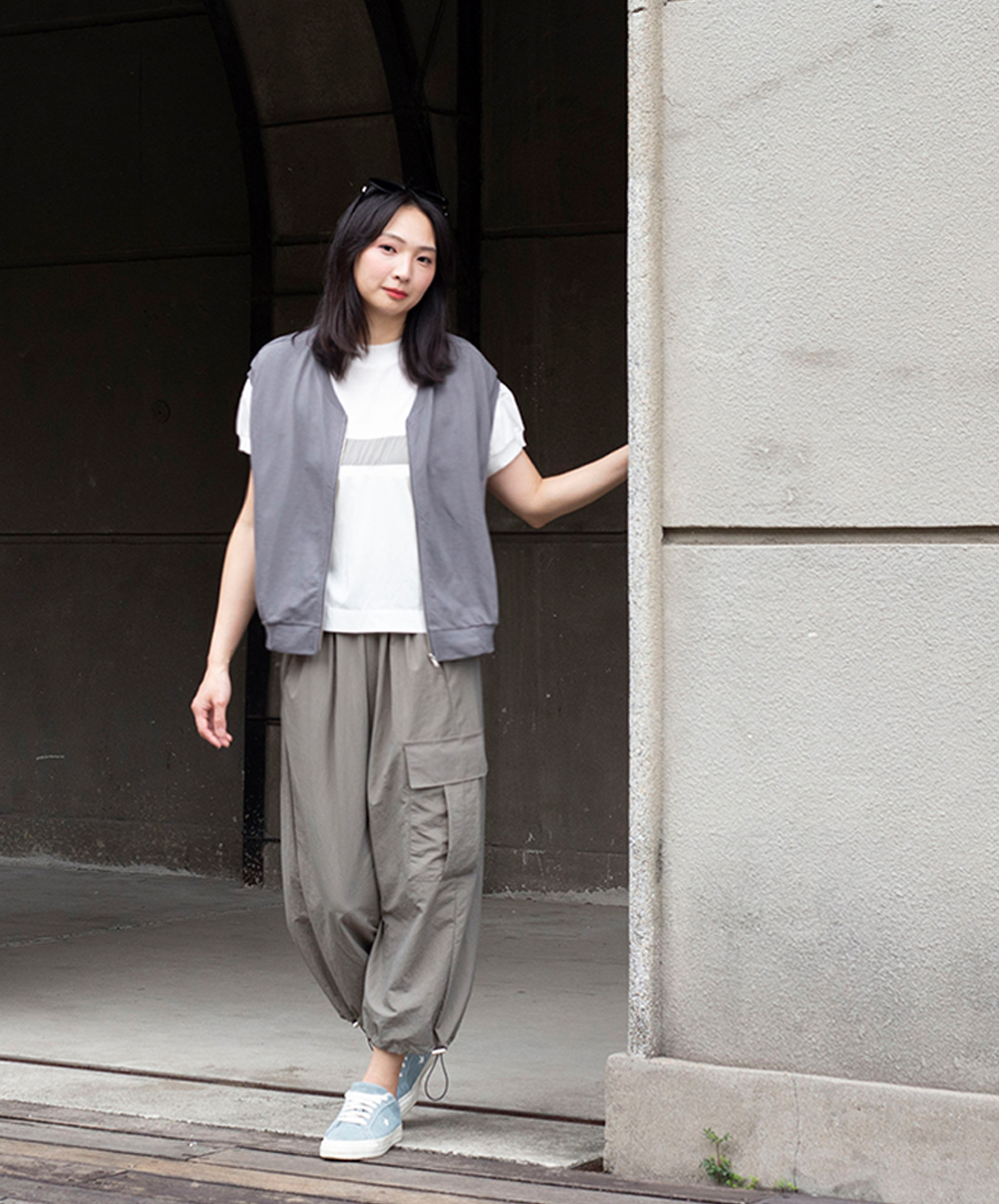 KARO  時尚運動風後字母植絨百搭拉鍊背心